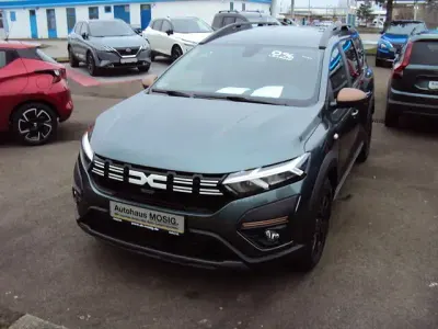 Gebraucht Dacia Jogger Extreme 91 PS (66 kW) 2024 Grün grau Van / Kleinbus