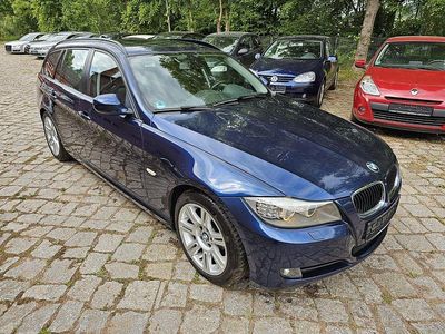 Gebraucht BMW 318 143 PS (105 kW) 2012 Blau Kombi