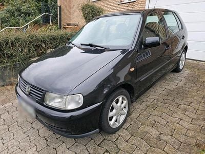 Gebraucht VW Polo 60 PS (44 kW) 1999 Blau Kleinwagen