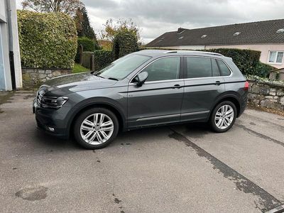 Grau Gebraucht 2018 VW Tiguan SUV | 17.499 € (Fairer Preis)