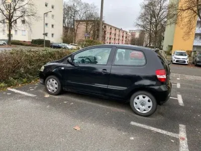 Gebraucht VW Fox 54 PS (39 kW) 2009 Schwarz Kleinwagen