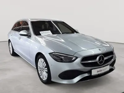 Gebraucht Mercedes C200 Avantgarde 163 PS (119 kW) 2023 Hightechsilber metallic Kombi