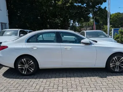 Gebraucht Mercedes E300 204 PS (150 kW) 2022 Weiß Limousine