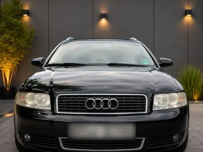 Gebraucht Audi A4 Comfort 131 PS (96 kW) 2004 Schwarz Kombi