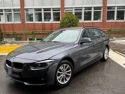 Gebraucht BMW 318 Advantage 136 PS (100 kW) 2018 Grau Kombi