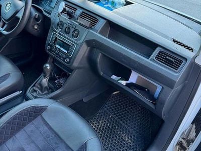 Gebraucht VW Caddy Maxi 102 PS (75 kW) 2018 Weiß Van / Kleinbus