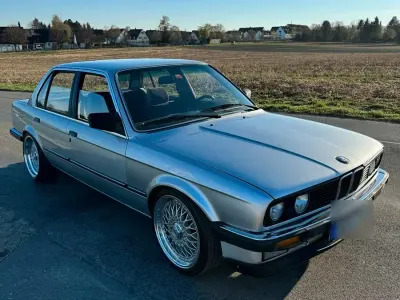 Gebraucht BMW 324 86 PS (63 kW) 1986 Silber Limousine