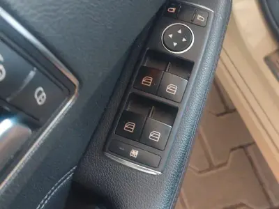 Gebraucht Mercedes 200 136 PS (100 kW) 2013 Gelb Kombi