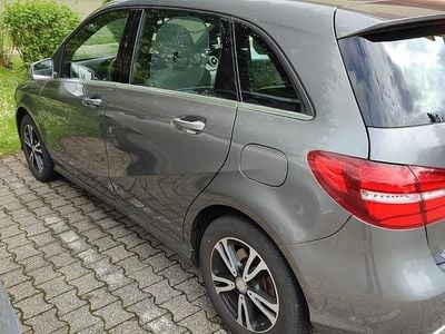 Mercedes B220