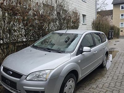 Gebraucht Ford Focus 100 PS (73 kW) 2007 Silber Kombi