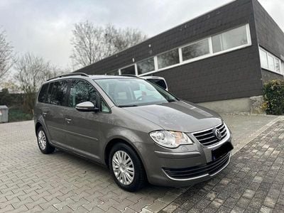 Grau Gebraucht 2010 VW Touran Van / Kleinbus | 3.800 €