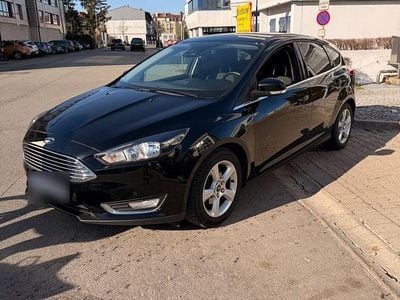 Gebraucht Ford Focus Titanium 125 PS (91 kW) 2016 Schwarz Limousine