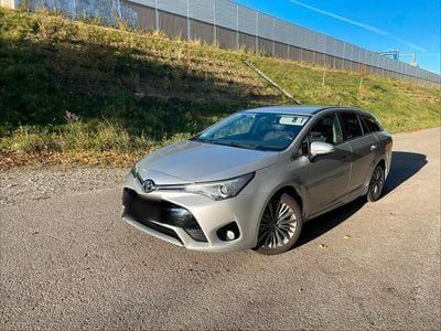 Gebraucht Toyota Avensis 147 PS (108 kW) 2016 Silber Kombi