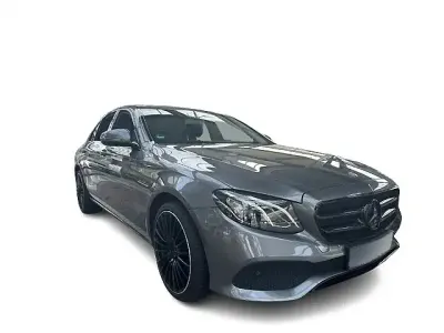 Gebraucht Mercedes E50 AMG Avantgarde 184 PS (135 kW) 2016 Metallic Limousine