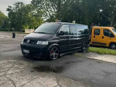 Gebraucht VW Multivan Highline 131 PS (96 kW) 2004 Schwarz Van / Kleinbus