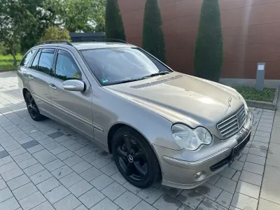 Gebraucht Mercedes C320 Avantgarde 224 PS (164 kW) 2006 Silber Kombi