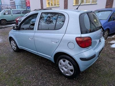 Grün Gebraucht 2005 Toyota Yaris Kleinwagen | 2.850 € (Fairer Preis)
