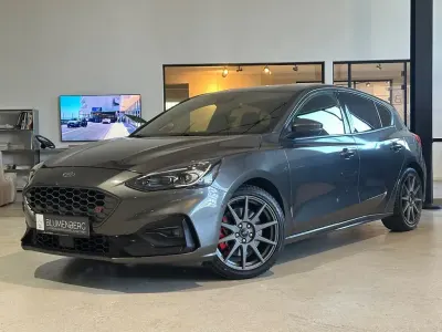 Używany Ford Focus ST 280 KM (205 kW) 2020 Szary Sedan/Limuzyna