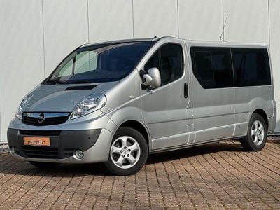 Gebraucht Opel Vivaro 145 PS (106 kW) 2011 Silber Van / Kleinbus