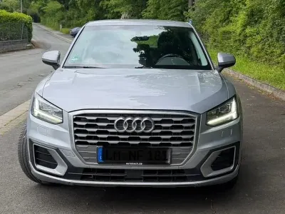 Gebraucht Audi Q2 Advanced 150 PS (110 kW) 2020 Silber SUV