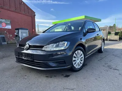 Gebraucht VW Golf VII Trendline 86 PS (63 kW) 2017 Uranograu Limousine