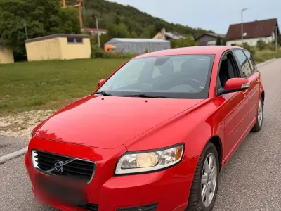 Gebraucht Volvo V50 136 PS (100 kW) 2008 Rot Kombi