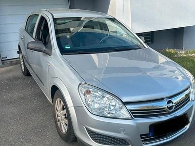Gebraucht Opel Astra 115 PS (84 kW) 2009 Grau Limousine
