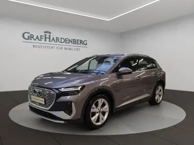 Gebraucht Audi Q4 e-tron S-Line 125 kW (170 PS) 2023 Taifungrau metallic SUV