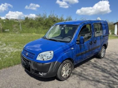 Second-hand Fiat Doblò 105 CP (77 kW) 2009 Albastru Monovolum