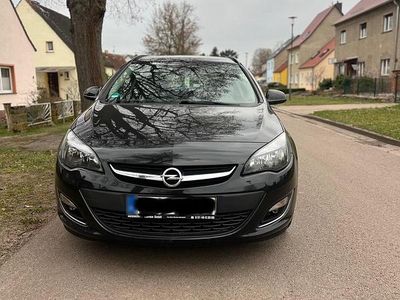 Gebraucht Opel Astra 131 PS (96 kW) 2013 Schwarz Kombi