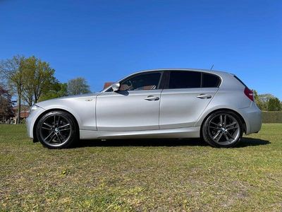 Second-hand BMW 123 Performance 204 CP (150 kW) 2008 Argintiu Hatchback