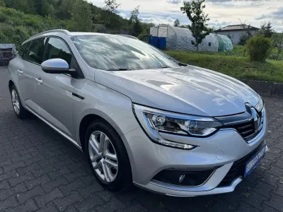 Gebraucht Renault Mégane GrandTour Business 116 PS (85 kW) 2021 Platingrau Kombi