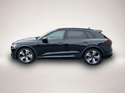 Gebraucht Audi e-tron Advanced Plus 300 kW (408 PS) 2022 Schwarz SUV