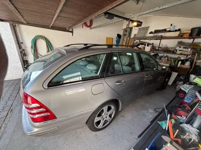 Gebraucht Mercedes 220 150 PS (110 kW) 2006 Silber Kombi