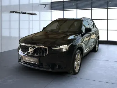 Gebraucht Volvo XC40 Core 163 PS (119 kW) 2023 Black solid (stone) / solid (schwarz) SUV