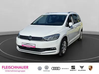 Gebraucht VW Touran Highline 150 PS (110 kW) 2023 Weiss Van / Kleinbus