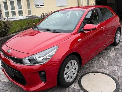 Rot Gebraucht 2020 Kia Rio Edition 7 Limousine | 12.300 € (Etwas zu teuer)