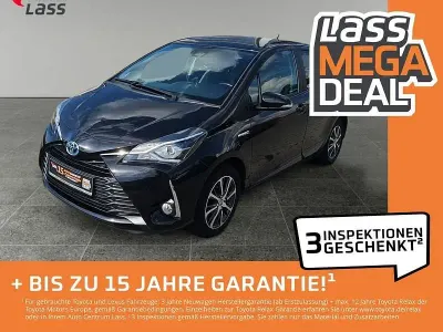 Gebraucht Toyota Yaris Hybrid Club 101 PS (74 kW) 2019 Schwarz Kleinwagen