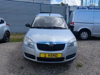 Gebraucht Skoda Roomster 69 PS (50 kW) 2009 Silber Van / Kleinbus