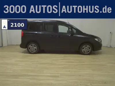 Gebraucht Mercedes T180 Style 116 PS (85 kW) 2023 Schwarz Van / Kleinbus