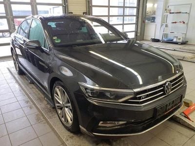 Usata VW Passat R-line 200 CV (147 kW) 2021 Grigio Berlina