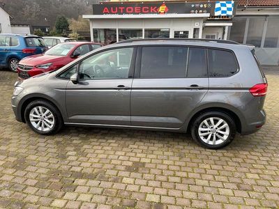 Grau Gebraucht 2016 VW Touran Van / Kleinbus | 18.900 € (Fairer Preis)