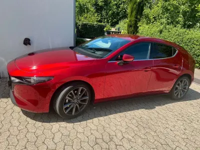 Gebraucht Mazda 3 Selection 122 PS (89 kW) 2020 Rot Limousine