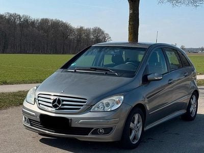 Gebraucht Mercedes B200 140 PS (102 kW) 2007 Braun Van / Kleinbus