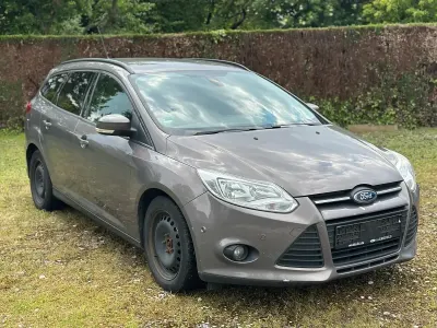 Gebraucht Ford Focus 150 PS (110 kW) 2013 Braun Kombi