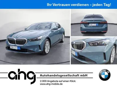 Gebraucht BMW 520 Comfort Edition 208 PS (152 kW) 2023 Grün Limousine