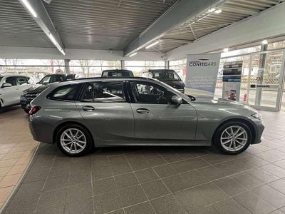 Gebraucht BMW 318 Sport Line 150 PS (110 kW) 2022 Grau Kombi