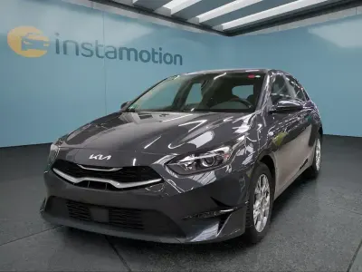 Używany Kia Ceed Vision 140 KM (102 kW) 2025 Szary Hatchback