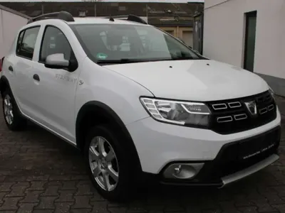 Gebraucht Dacia Sandero Prestige 95 PS (69 kW) 2019 Weiß Limousine