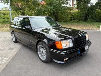 Gebraucht Mercedes 230 132 PS (97 kW) 1989 Schwarz Limousine